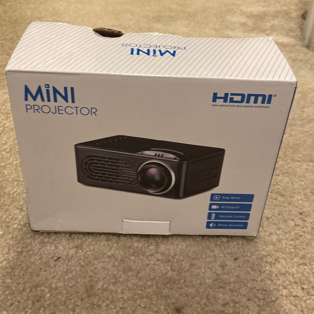 Mini Projector - Picture 2 of 3